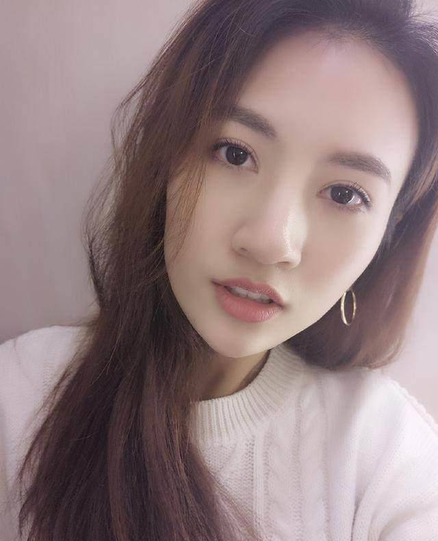 王传君20岁女友清纯动人,素颜照都这么美,两人日常秀恩爱太搞怪_李沫