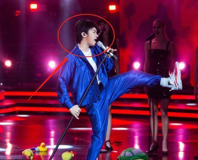 华晨宇好像,姐姐团造型却太辣眼睛,真爱粉都不敢认_小伙伴_节目_贾玲