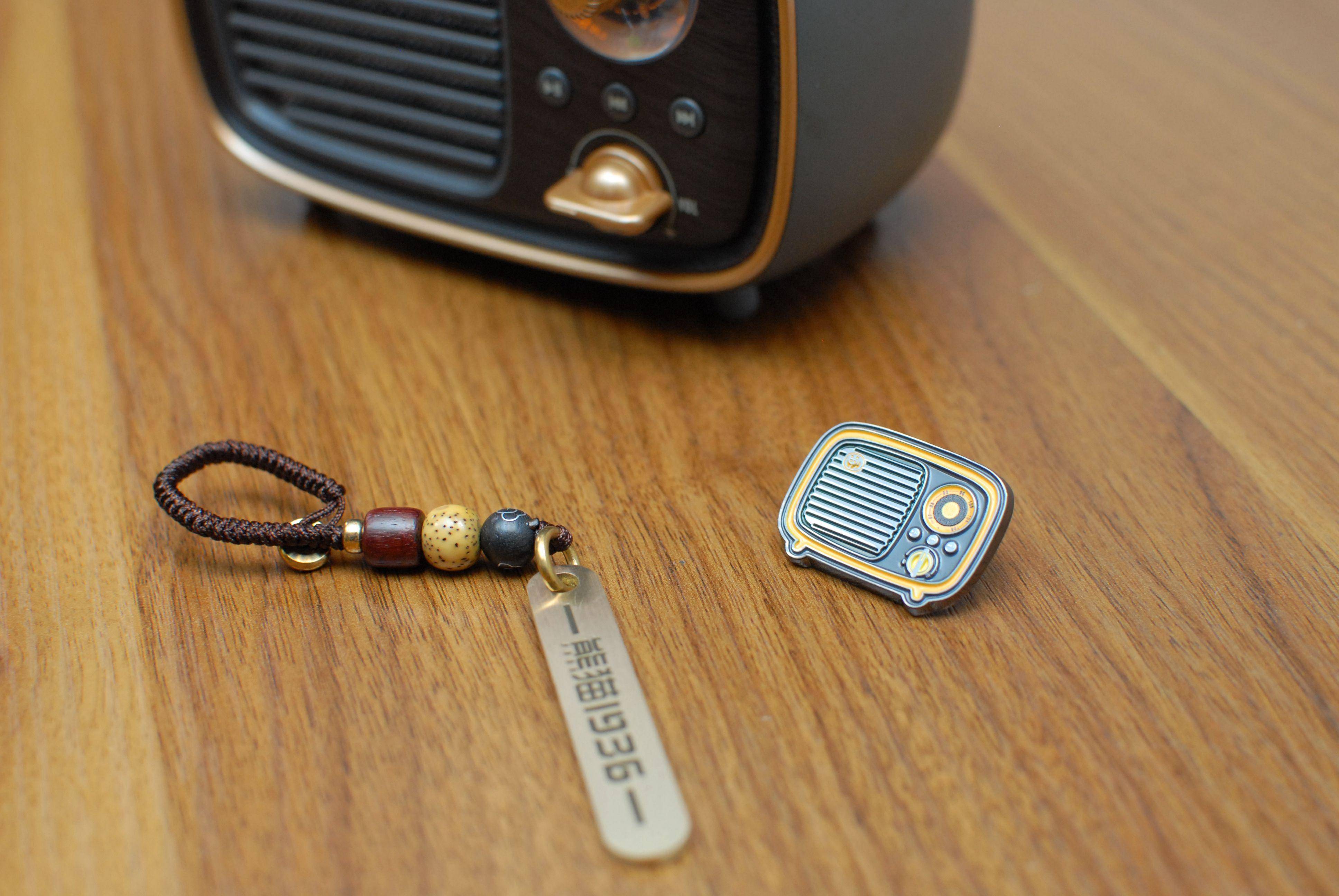 经典复刻成为潮人们的娱乐中心：熊猫1936 D36复古收音机蓝牙音箱