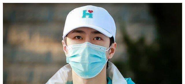 王一博救灾回来,正在上海录制新节目,90后的他正能量满满!