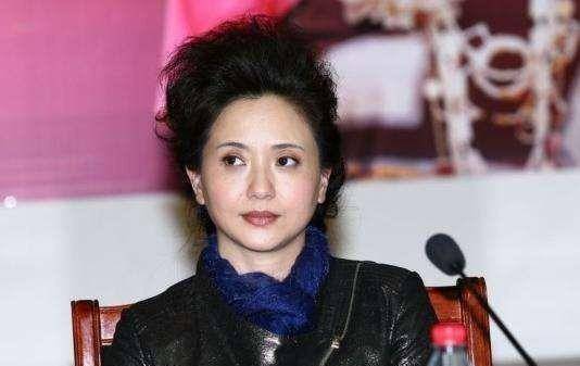 2004年参演电视剧《追日,陶慧敏在剧中塑造了一名全新的女军人形象.