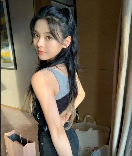 6热巴被小鲜肉缠上?7刘诗诗演技差?8光头导演爱封杀新人?