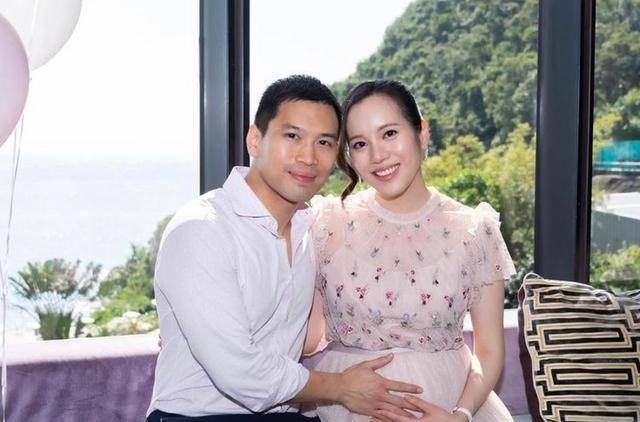 罕见四代同堂合照,92岁外婆出镜气质优雅_湛琪清_汪圆圆_仪式