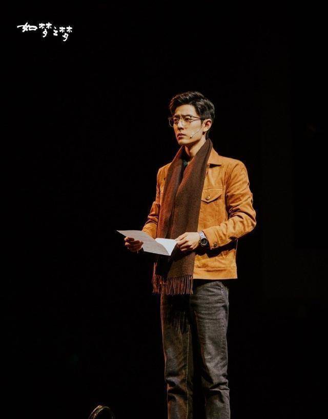 肖战参加如梦之梦庆功宴,火锅店泄露信息,导致大批粉丝围堵肖战_客人