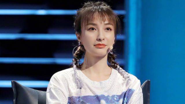 吴昕闷声干大事,默默官宣抗战大剧,搭档男主还是杨幂旗下艺人_观众们