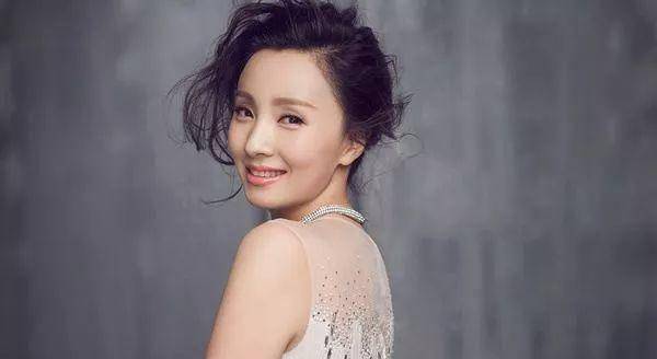 昔日小龙女,不甘幕后相夫教子,转战幕前演技仍然在线_陶虹_猪八戒