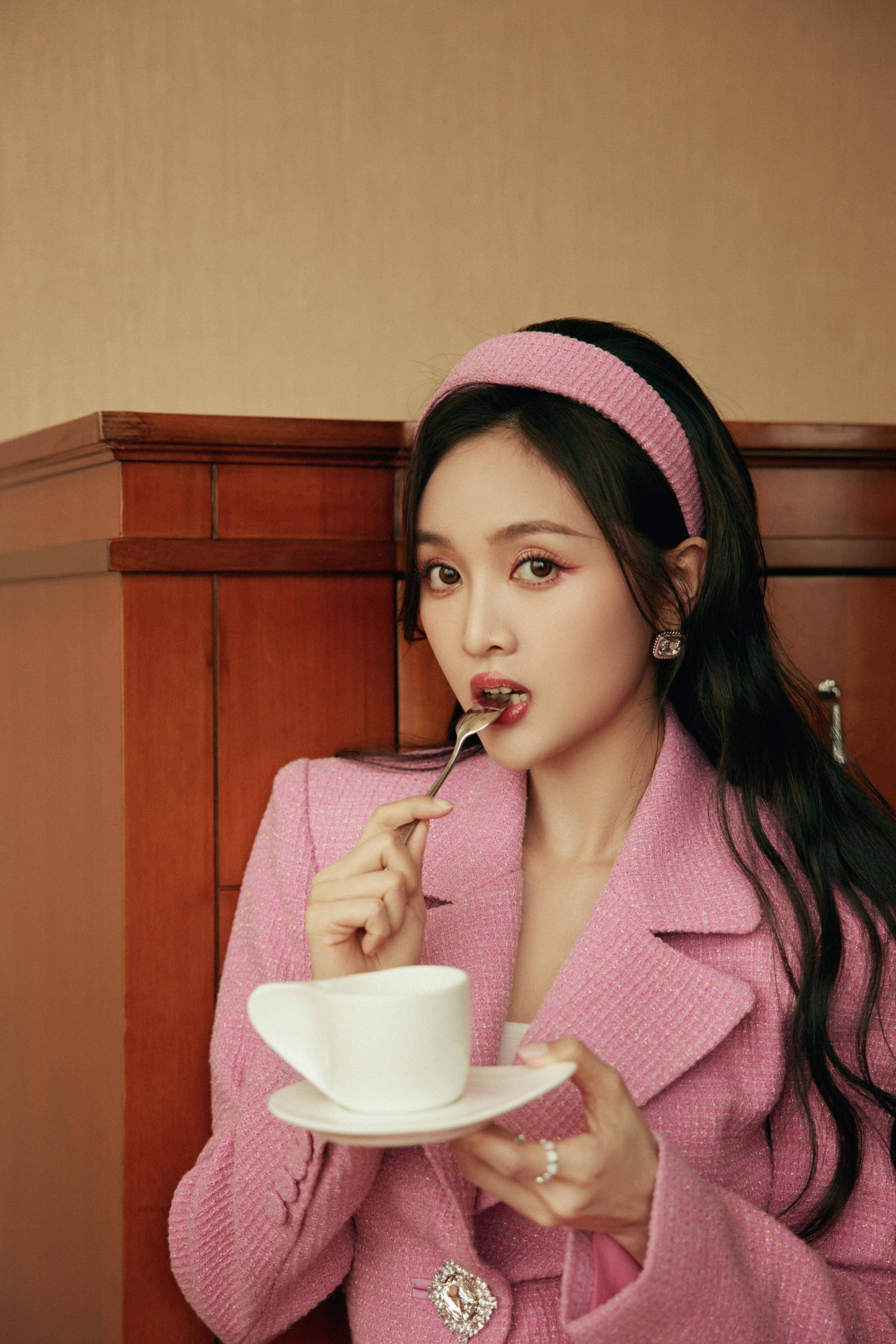 娱乐影视大赏# #多彩夏日生活# #吴宣仪#返回搜狐,查看更多