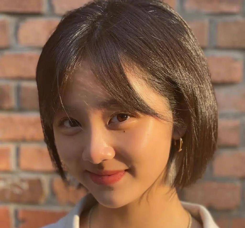 越来越像她妈孙莉了_遗传_妈妈_照片