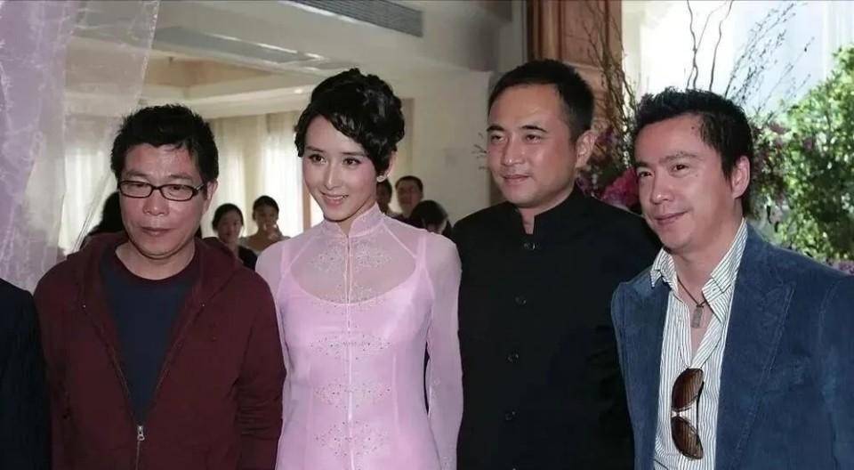 胡静与豪门老公同框!