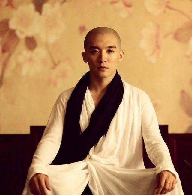 小彩旗和裘继戎还在一起吗?