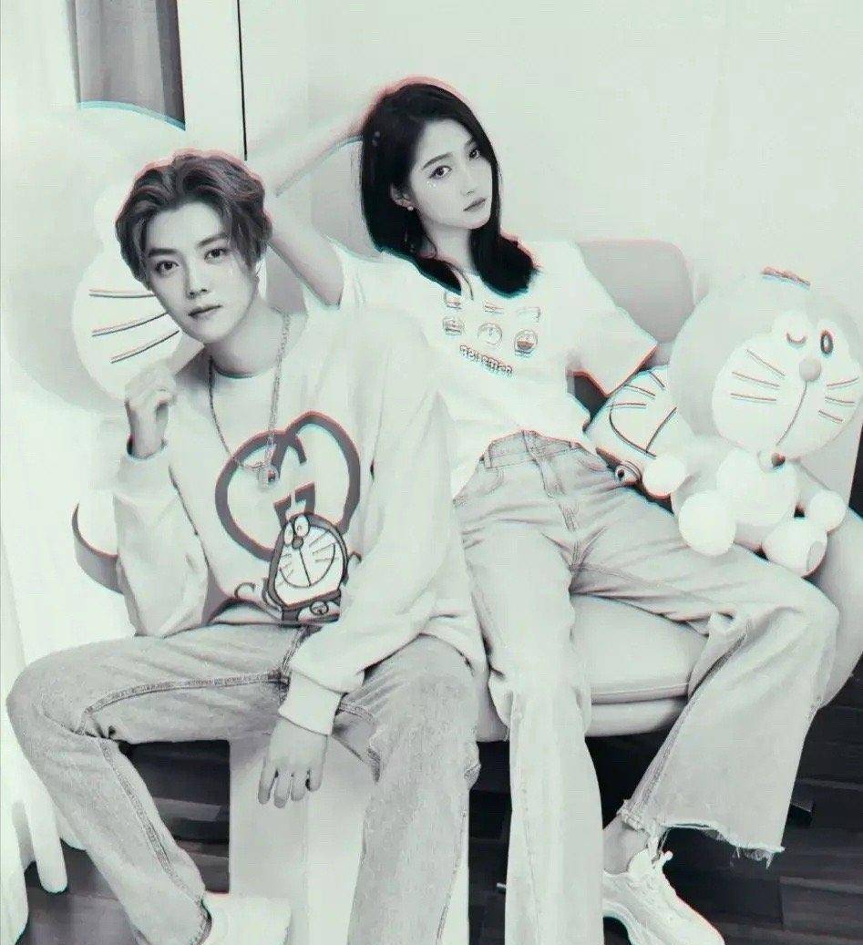 王一博和关晓彤都是高颜值,在一起画面好养眼.而且他们都爱吃香菜.