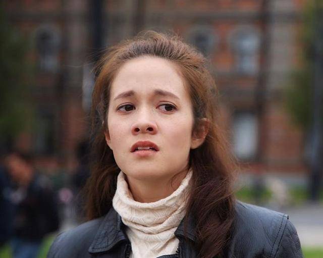 她是《战狼2》的原定女主,因临时加价被吴京换掉,现在不温不火_电影