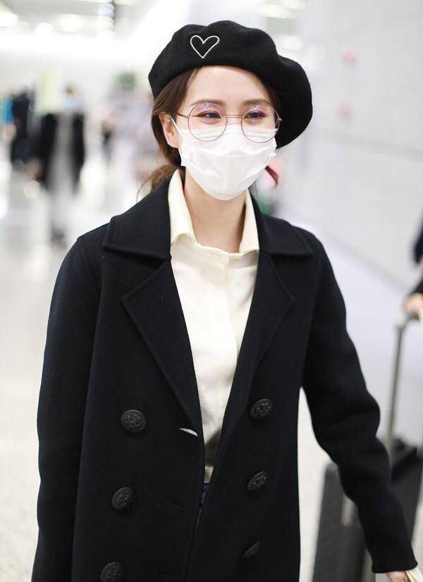 刘诗诗的日常私服穿搭,衣品也是提升了不少.真是可御姐可清新甜美!