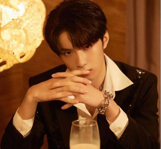 小鲜肉的才艺大比拼,而有的孩子惯着惯着就变成了王一博_刘耀文_时候