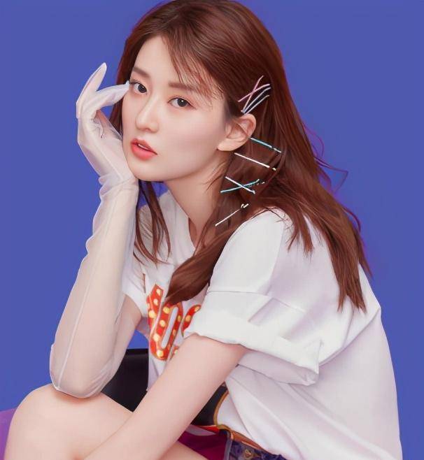 乔欣与龚俊首次合作就拍吻戏,拍摄花絮气氛浪漫,女方显"害羞"_胡一天