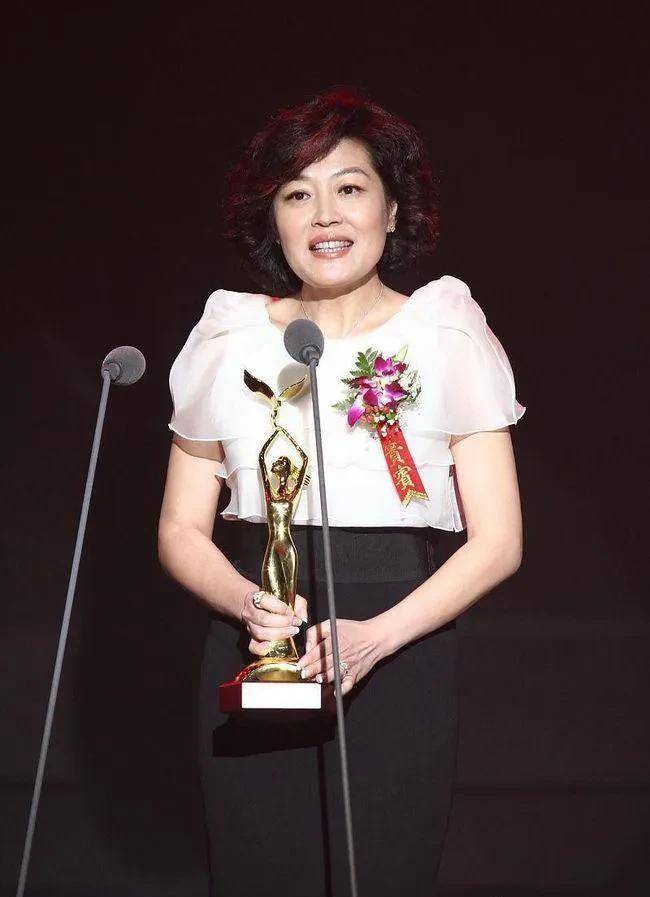 被李咏老婆哈文惊艳到了!