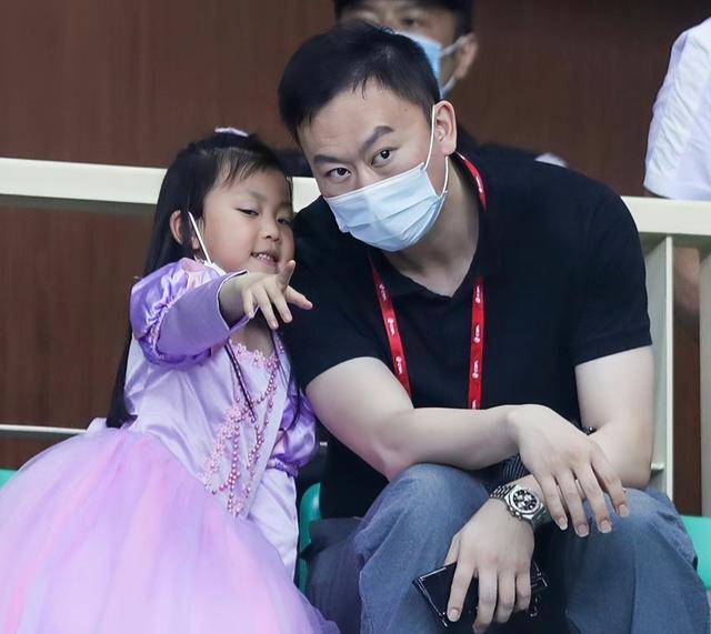 奶爸",姚明领衔,3大主教练在内,杜锋爱子天赋高_职业球员_周鹏_广州队