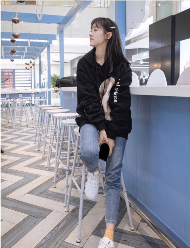 袁冰妍的私服穿搭,少女感十足_大衣_衬衫_粉色