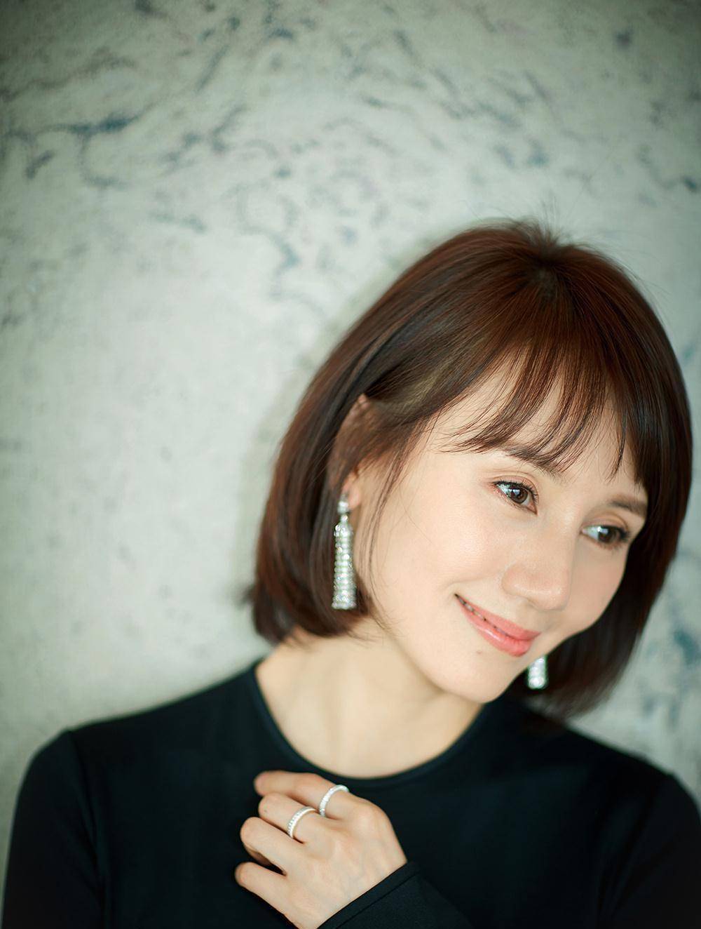 袁泉剪掉十年长发是对的,不光提升了袁泉,衣服品味超级高级感_显得_女