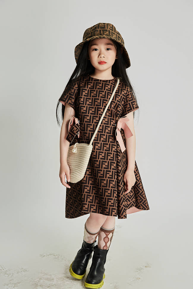 文刘天赐冯诗雯安崽崽林蜜儿李羽桐张明瑞张梓瑞包琪乐时装周优秀童模