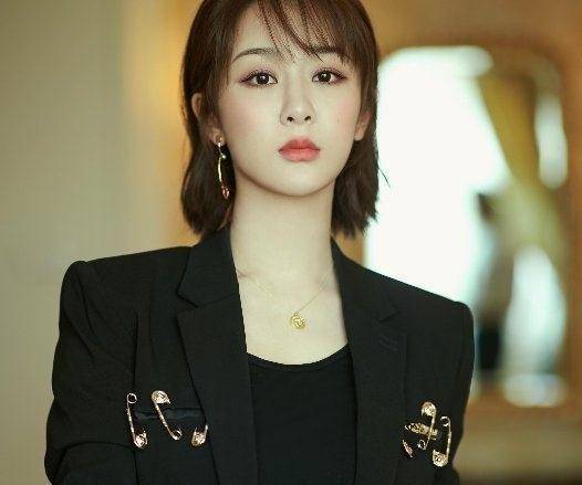 竟然是杨紫的父母,在朋友圈曝各种杨紫丑照_模式_大图_形象