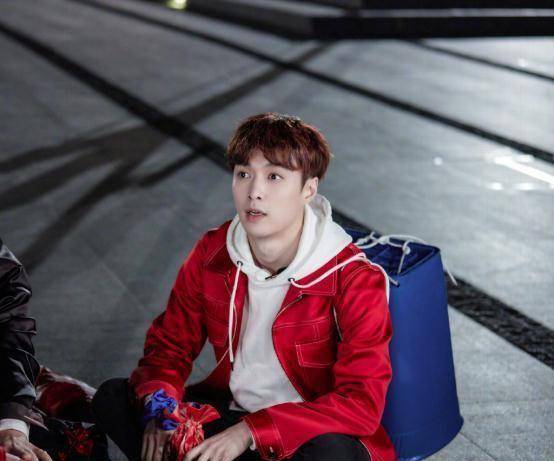 杨天真与张艺兴被赞高情商解约,称张艺兴是满分艺人_因为_信念_状态