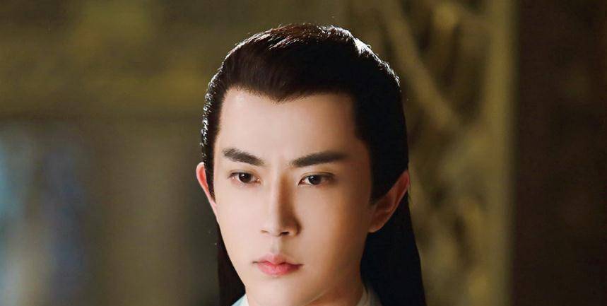 于朦胧也正是旗下的艺人,如今龙丹妮离开自己创办的娱乐公司,虽然人不