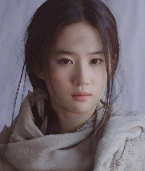 有种"可惜"叫刘亦菲,上帝吻了她的"神颜",却忘记了她的牙齿_西装_称号