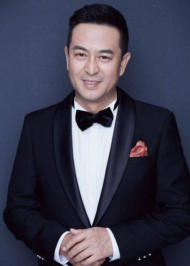 娱乐圈大器晚成的明星,他80岁才走红_张涵予_陈建斌_张嘉译