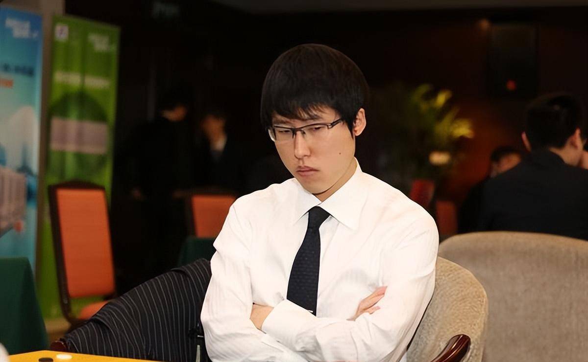 17日,辜梓豪时隔5年夺得世界冠军,申真真获得亚军,柯洁击败韩世冠