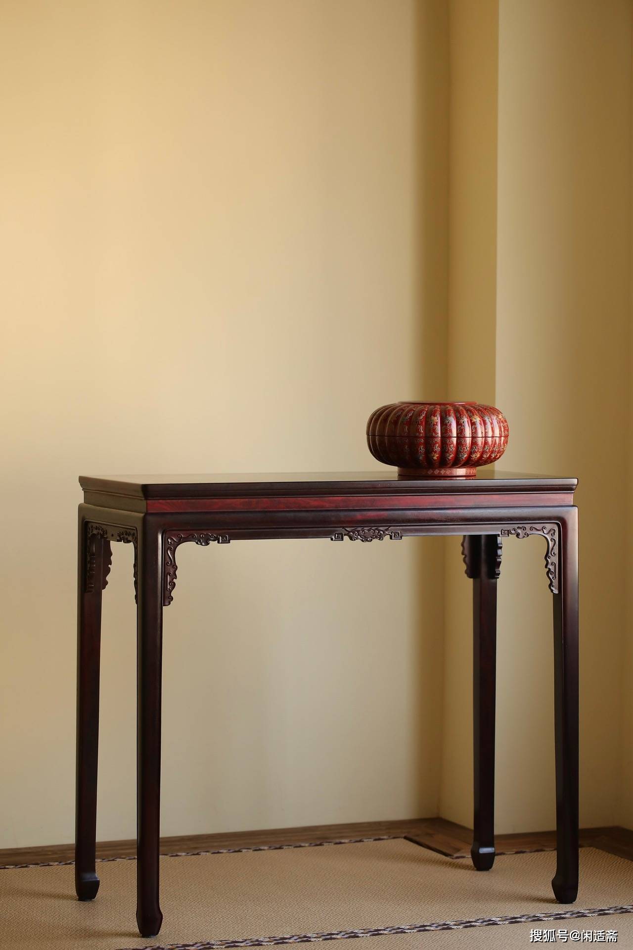 典雅文静,印度小叶紫檀,明式马蹄足条案_家具_线条_陈设
