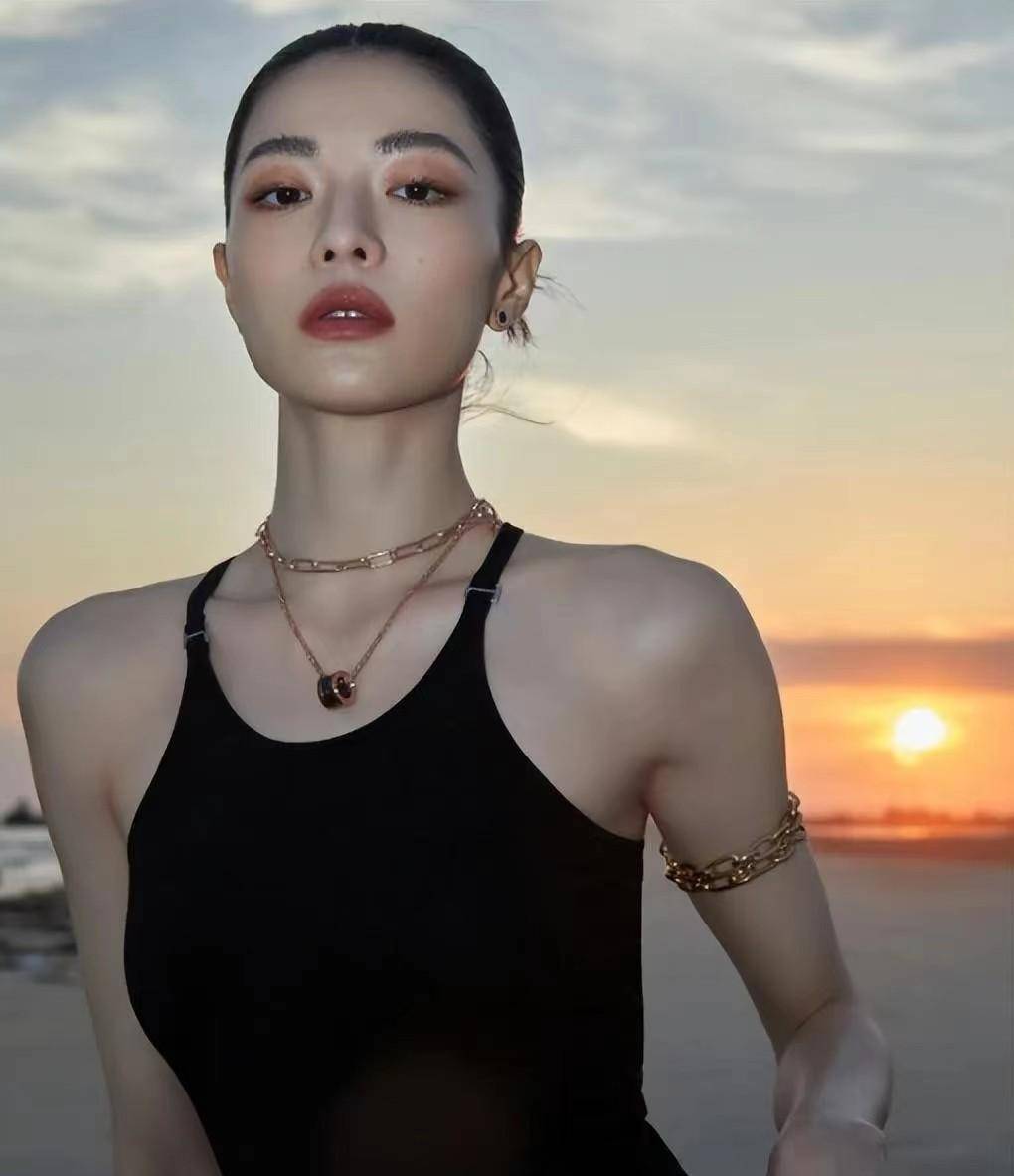 时隔7年《芳华》三美,苗苗嫁郑恺成大赢家,杨采钰成刘亦菲干妈_钟楚曦