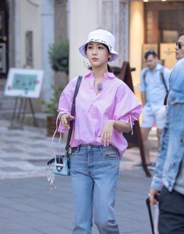 杨紫越来越会穿了,什么风格都能驾驭出独有的气质,温柔又可爱_效果
