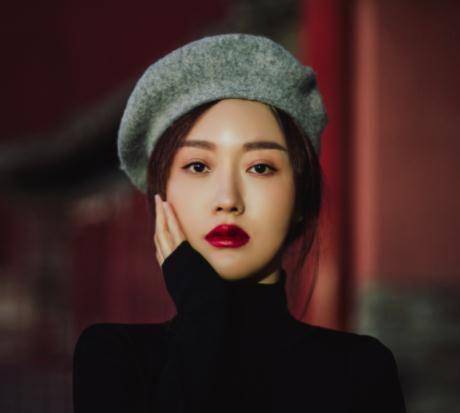 潘长江的女儿潘阳,本以为很丑却美得惊艳,网友:还好长得不像爸_父亲