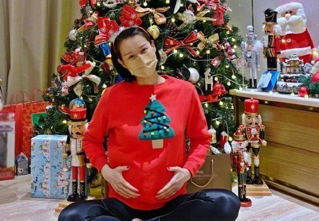 张柏芝生三胎后,胡杏儿也亲自官宣好消息,但言语却充满遗憾_生下_成功