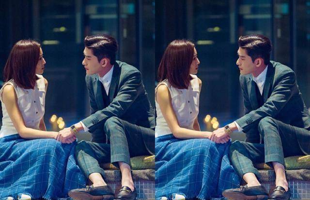 这是张钧甯和张翰的剧照,张翰深情地望着张钧甯,紧握张钧甯的手,满满