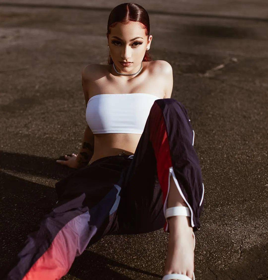 十七岁的她怼碧梨怼iggy怼卡戴珊,从没怕过谁!_bhad_bhabie_walker