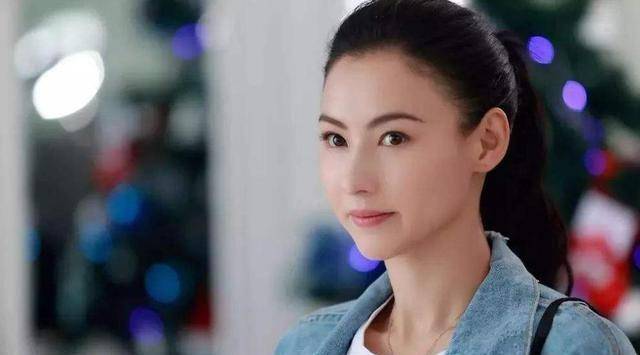 称他们涉嫌触犯"披露未经数据用户同意而取得的个人资料罪"以及"协助
