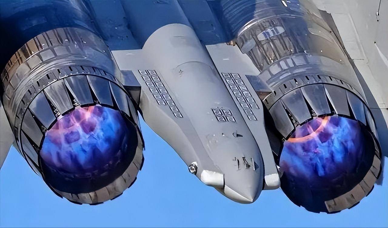 飞机引擎的吸力有多可怕?人被吸进去还能生还吗?_运行_温度_空气