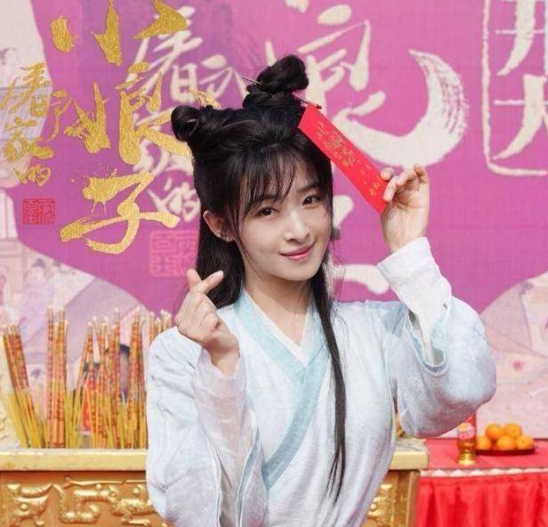 张含韵在《奔跑吧》中被angelababy公主抱!