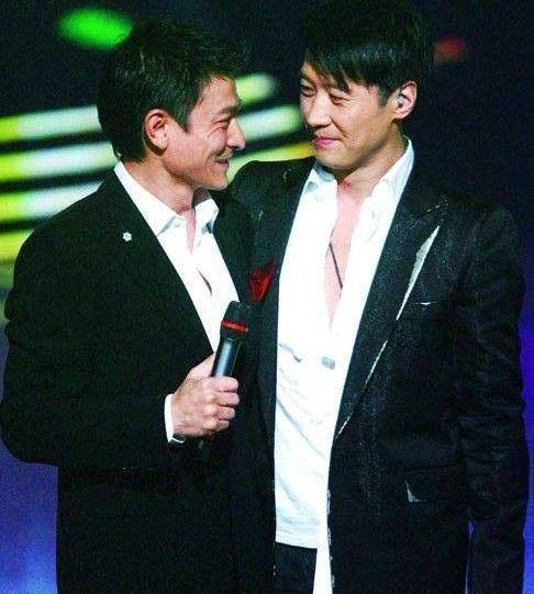 刘德华表示,他和黎明的关系与谭张相似,但采取了不同的应对方式