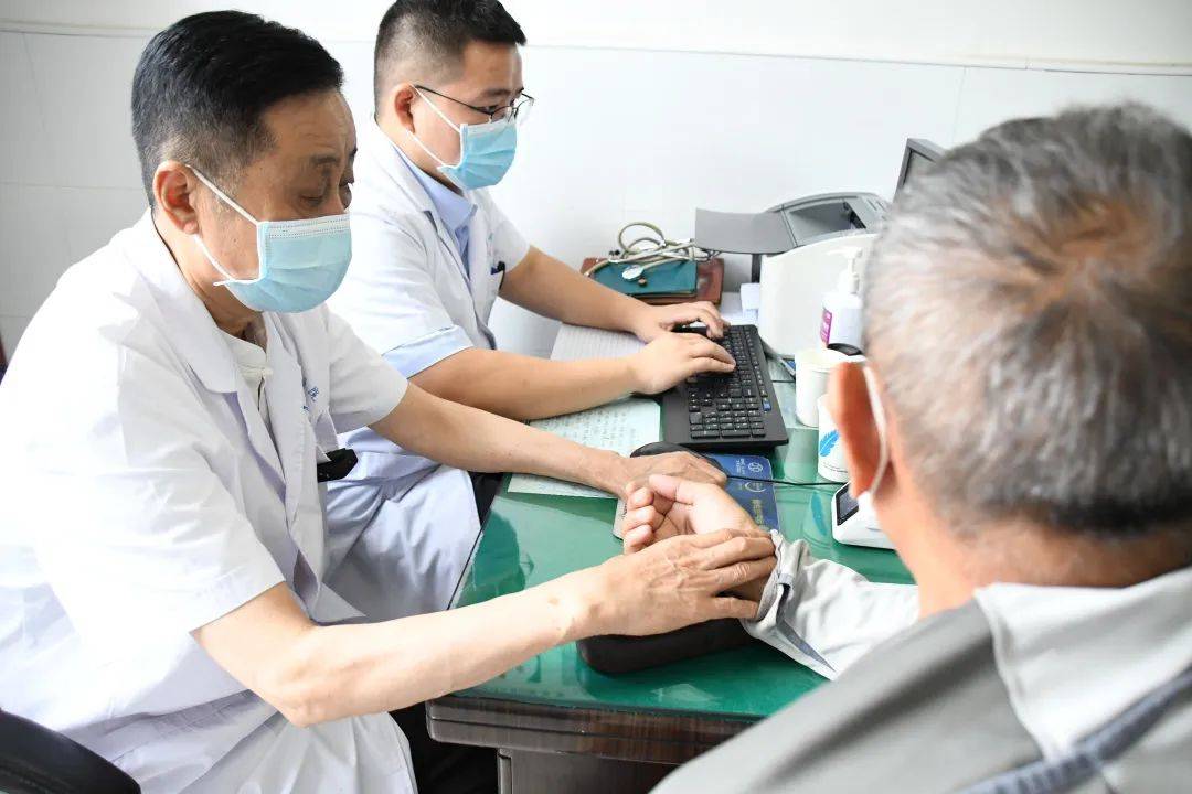 信阳市中医院:全国名老中医药专家王宝亮传承工作室揭牌_建设_河南省