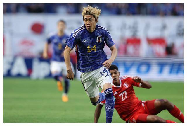 日本4-1横扫世界第21,三笘薰单挑破门,4人建功_进攻_gif_秘鲁队