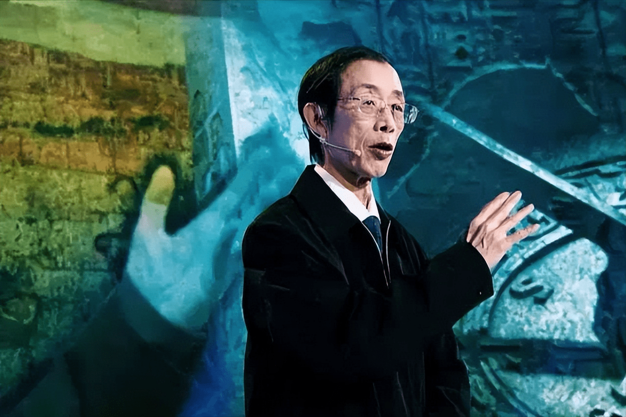 北大教授陈平:靠"批美"敛财数亿,晚年住美国豪宅,人设崩塌?