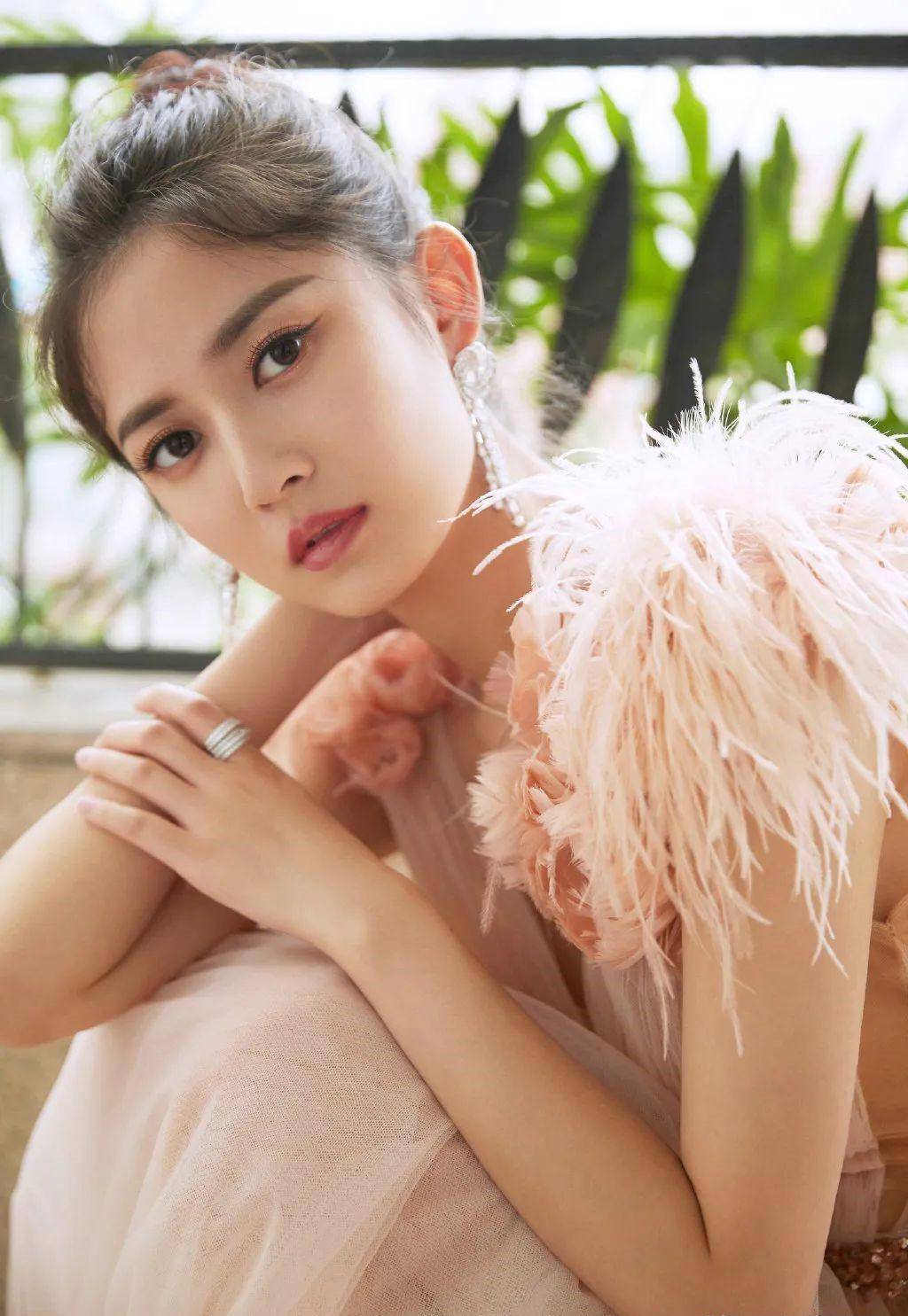 陈钰琪新剧《超时空罗曼史》开播,至今单身的她,美得让人窒息_观众