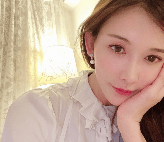 林志玲近况晒自拍照,肤白貌美脸颊消瘦,网友:还是那个女神_因为_身材