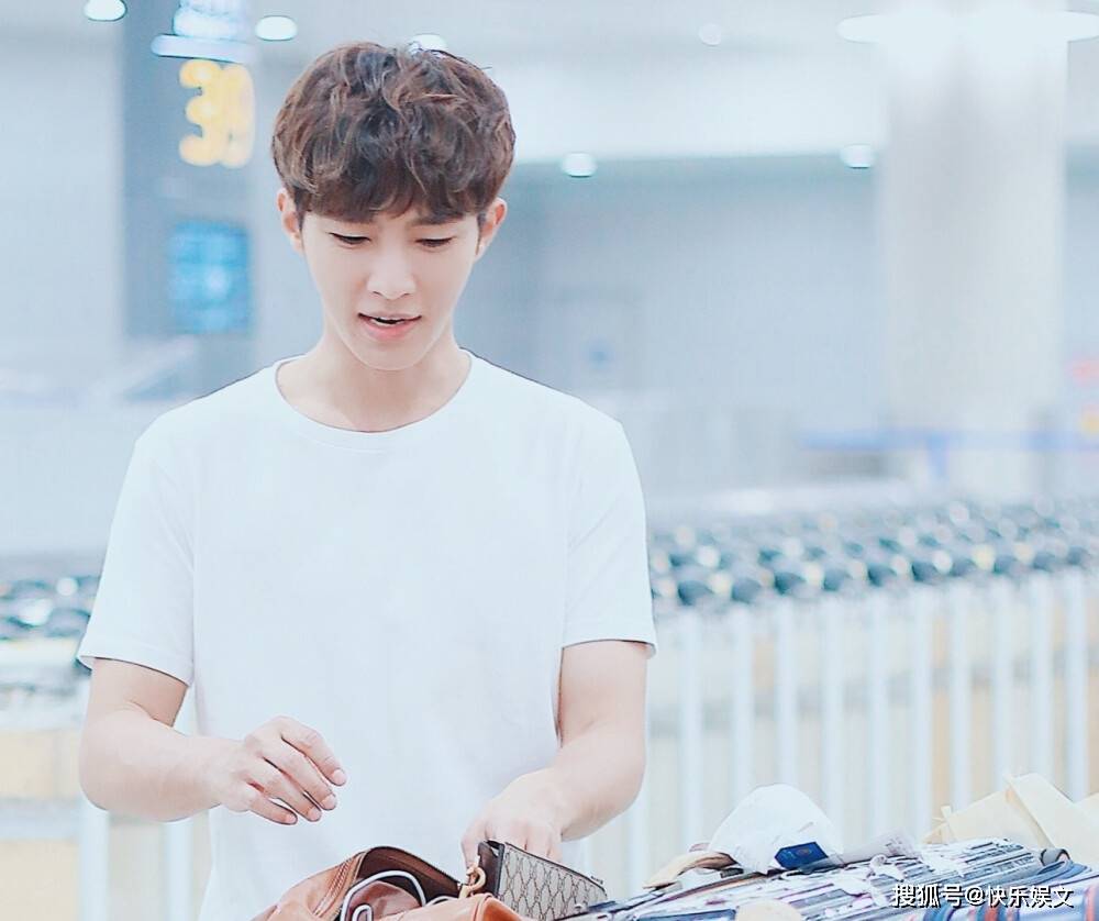 炎亚纶承认与未成年人发生关系!