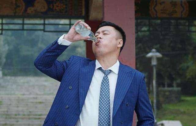 赵本山弟子宋晓峰又一新作,从倒骑驴一路开挂成酒神_比赛_妹妹_珠海