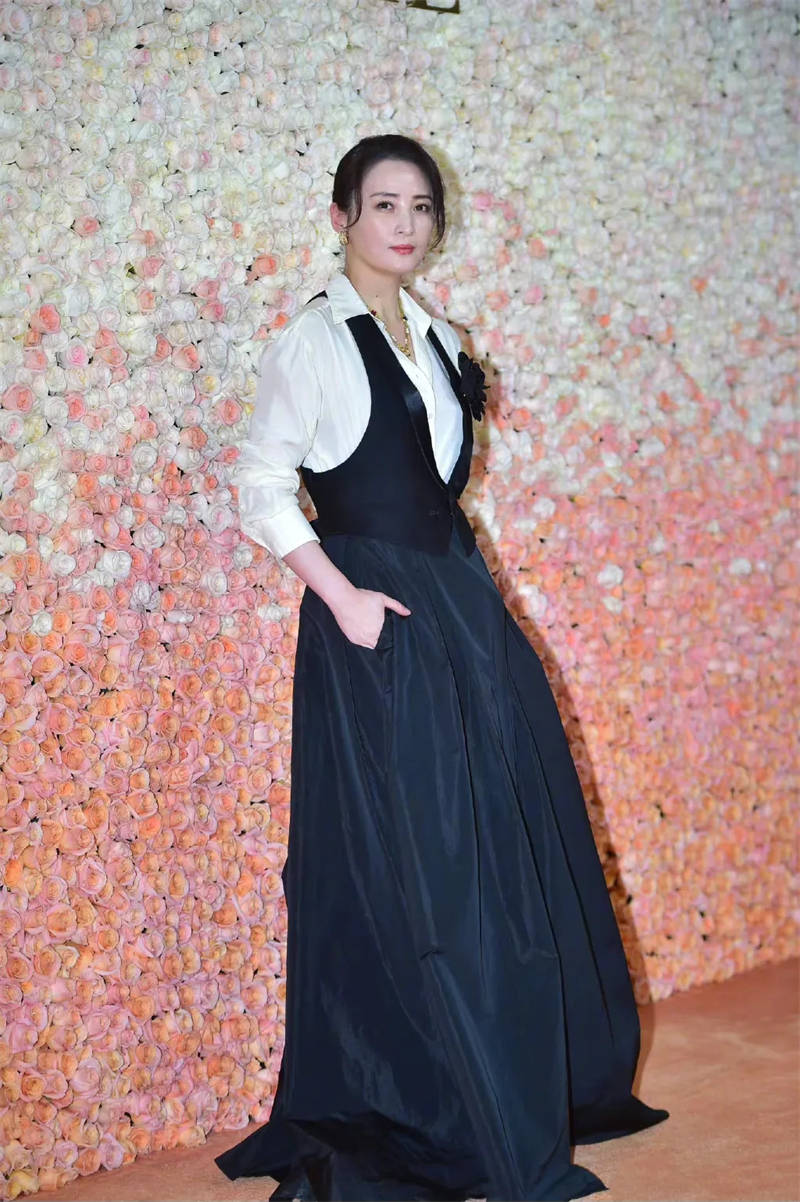 品牌活动女星造型同台对比,倪妮毫无疑问又是c位!_差别_礼服_不知道