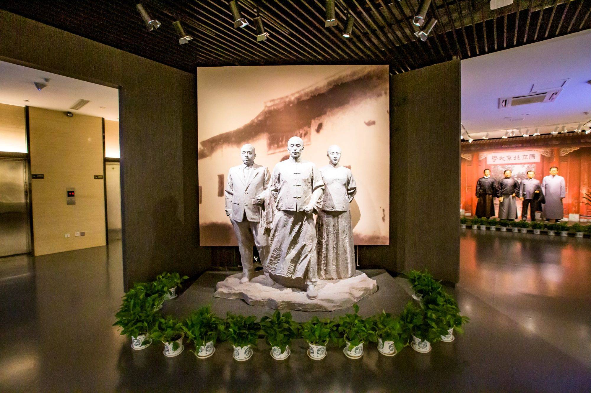 如果你曾到过这座绍兴名人馆,曾认真了解体味过那些名士风骨,想必心中